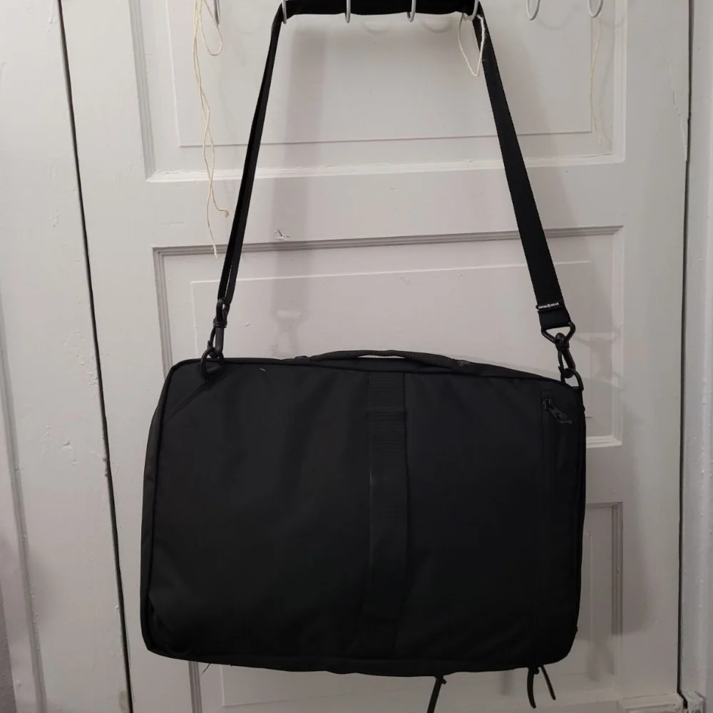 SWISSGEAR Hybrid 19” Backpack/Messenger - Black - Picture 14 of 15